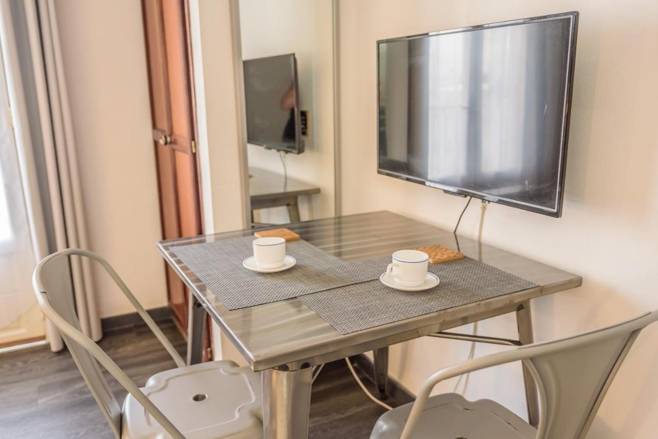 Appartements Et Chambres En Coeur De Ville Saint-Denis - Entree Autonome - Check In 14H30- Exterior photo