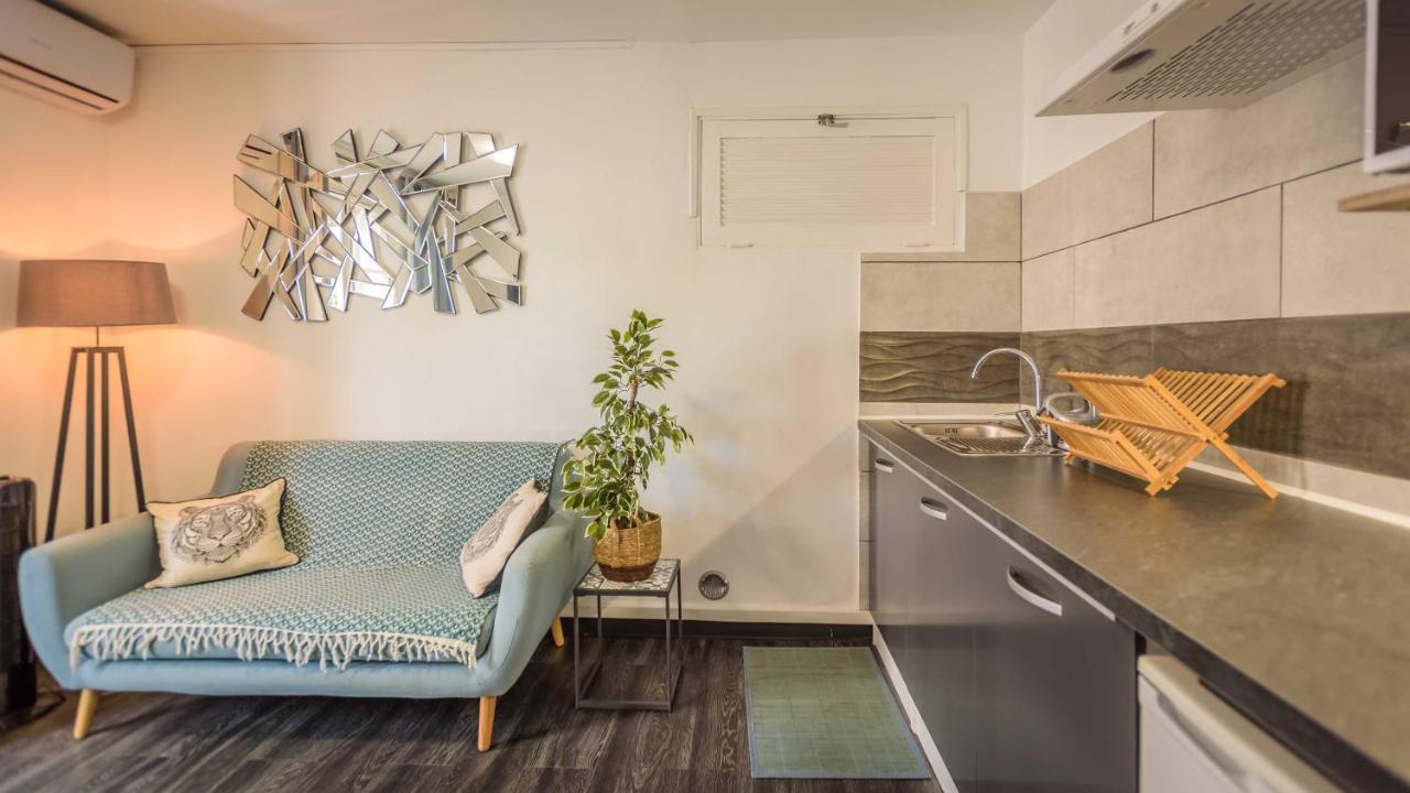 Appartements Et Chambres En Coeur De Ville Saint-Denis - Entree Autonome - Check In 14H30- Exterior photo